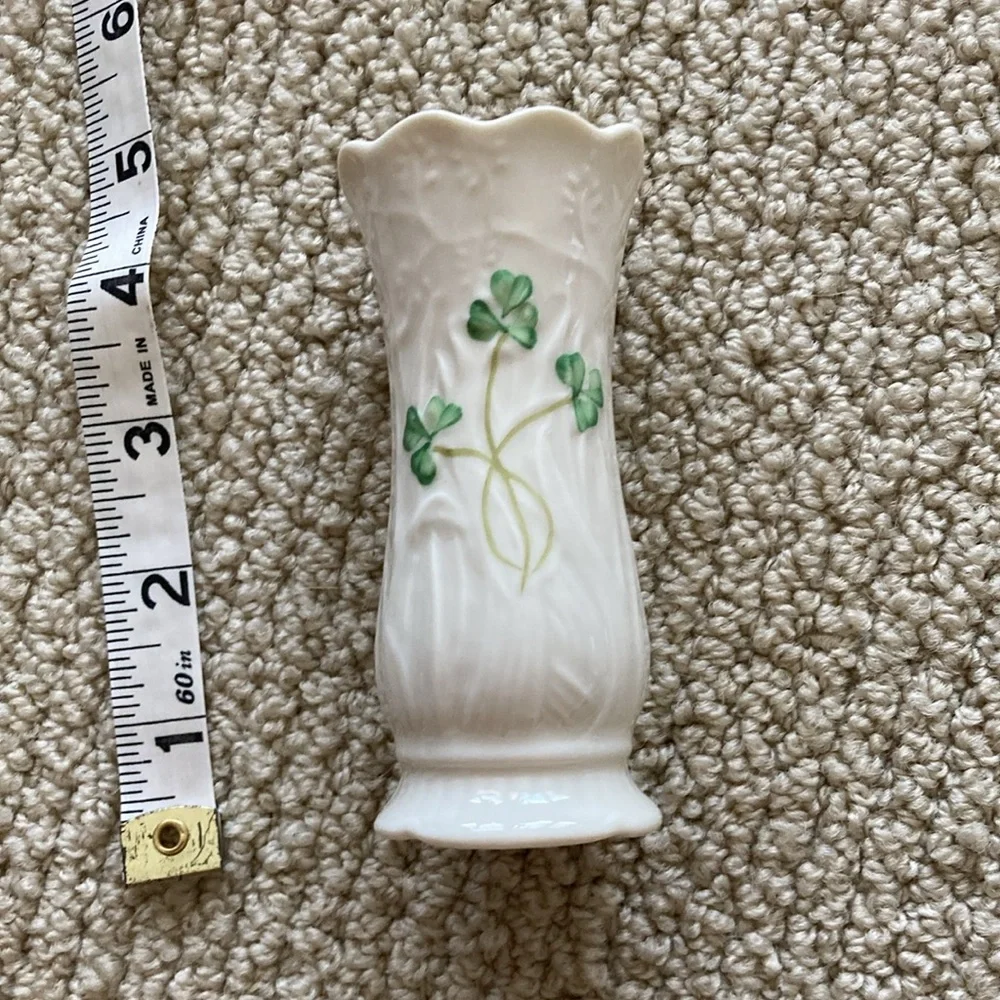 Belleek Ireland 4.5” Vase Decor Shamrock Pottery Vintage Cream Green Like New